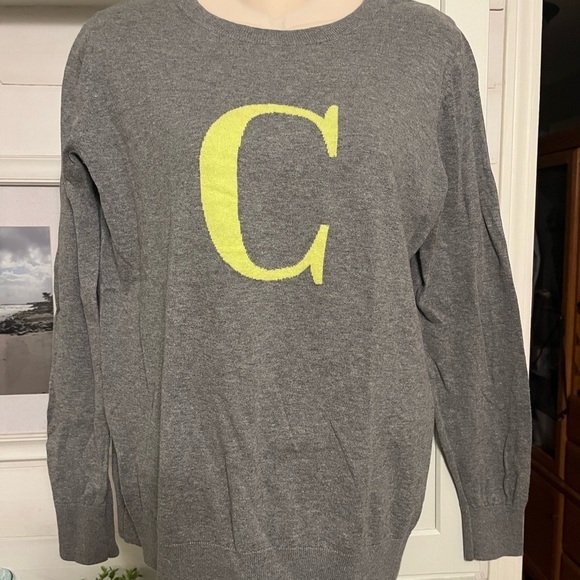 Old Navy Letter C Sweater Large Gray 100% Cotton Like New - Picture 2 of 12